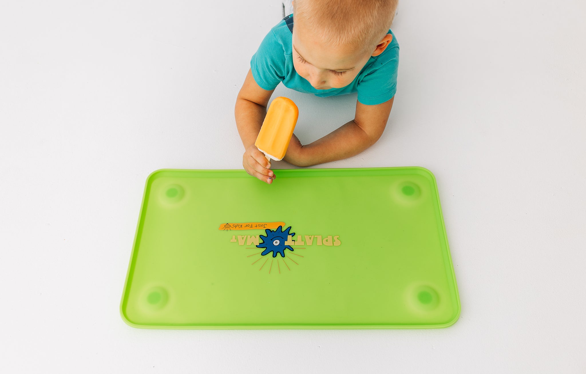 New Splattmat Premium All Ages Suctioned Silicone Placemat for